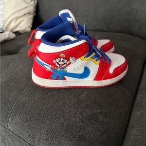 Air Jordan 1 Mario version